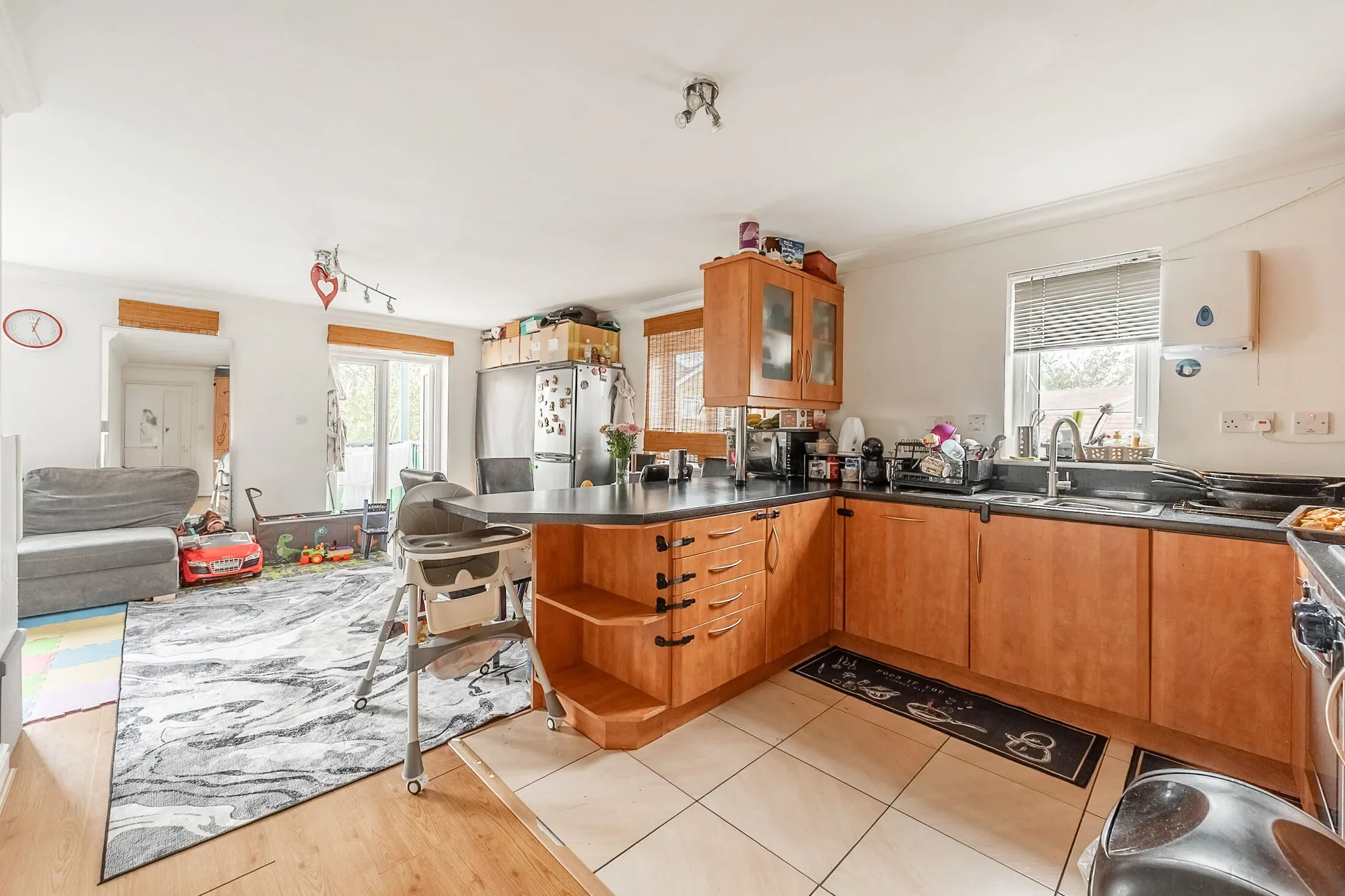 Flat Fentiman Way in Greater London
