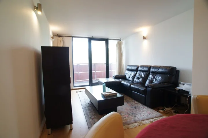 Flat Barlby Road in Greater London