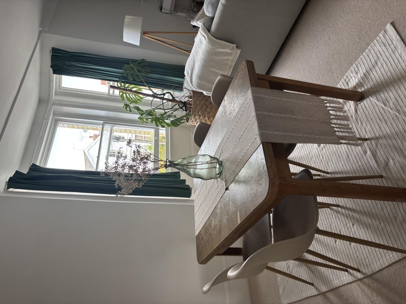 Flat Elsynge Road in Greater London