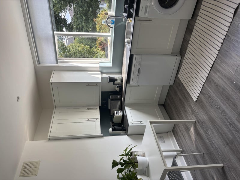Flat Elsynge Road in Greater London