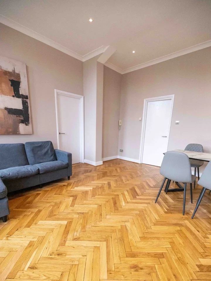 Flat Hackney Road in Greater London