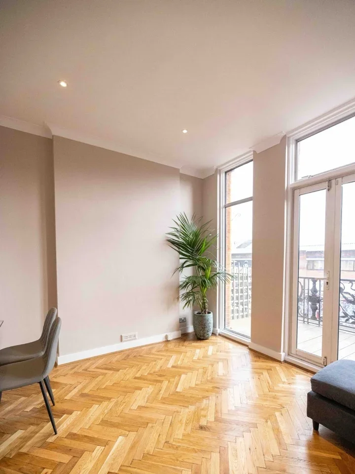 Flat Hackney Road in Greater London