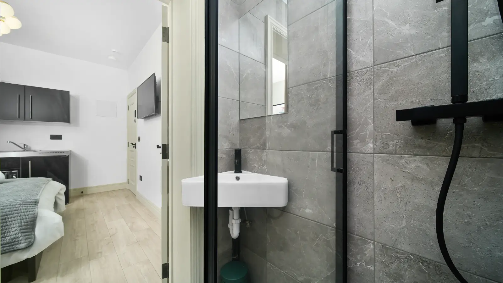 Flat Meadow Place in Greater London