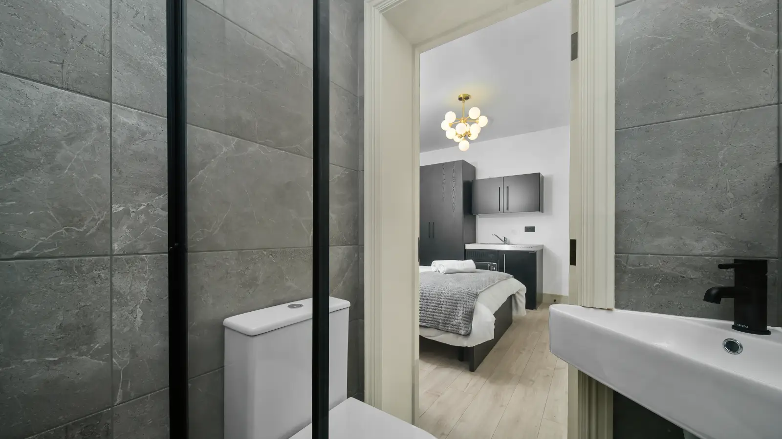 Flat Meadow Place in Greater London