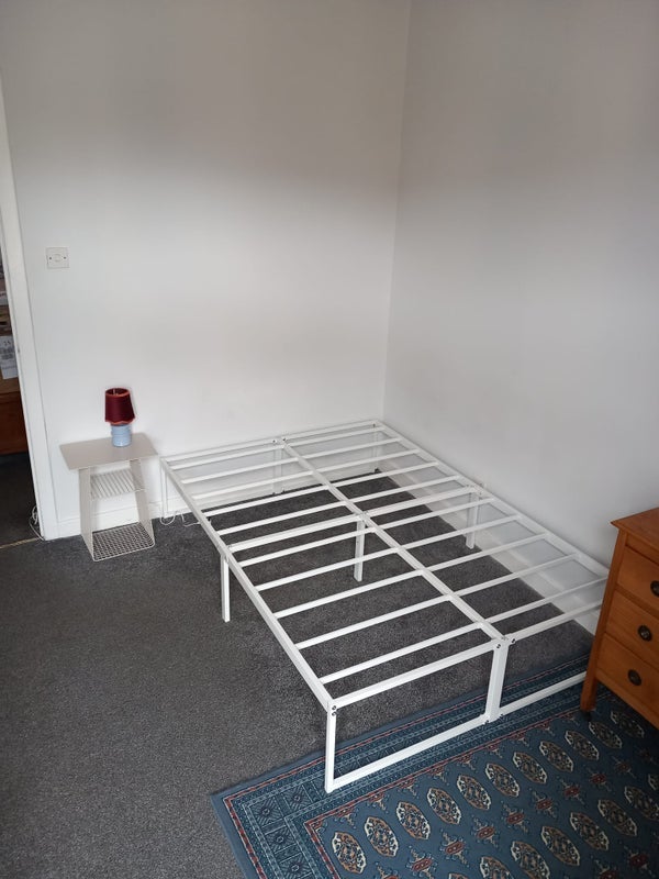 Room Maryhill Road in Glasgow