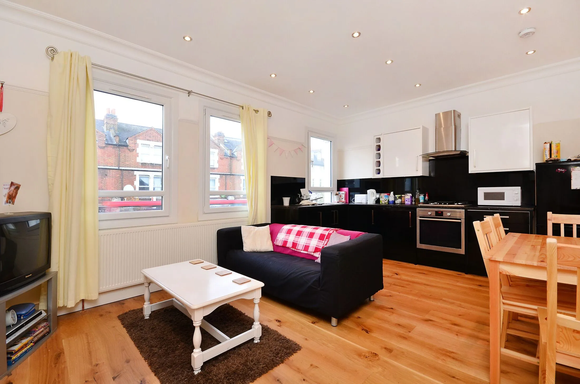 Flat Merton Road in Greater London