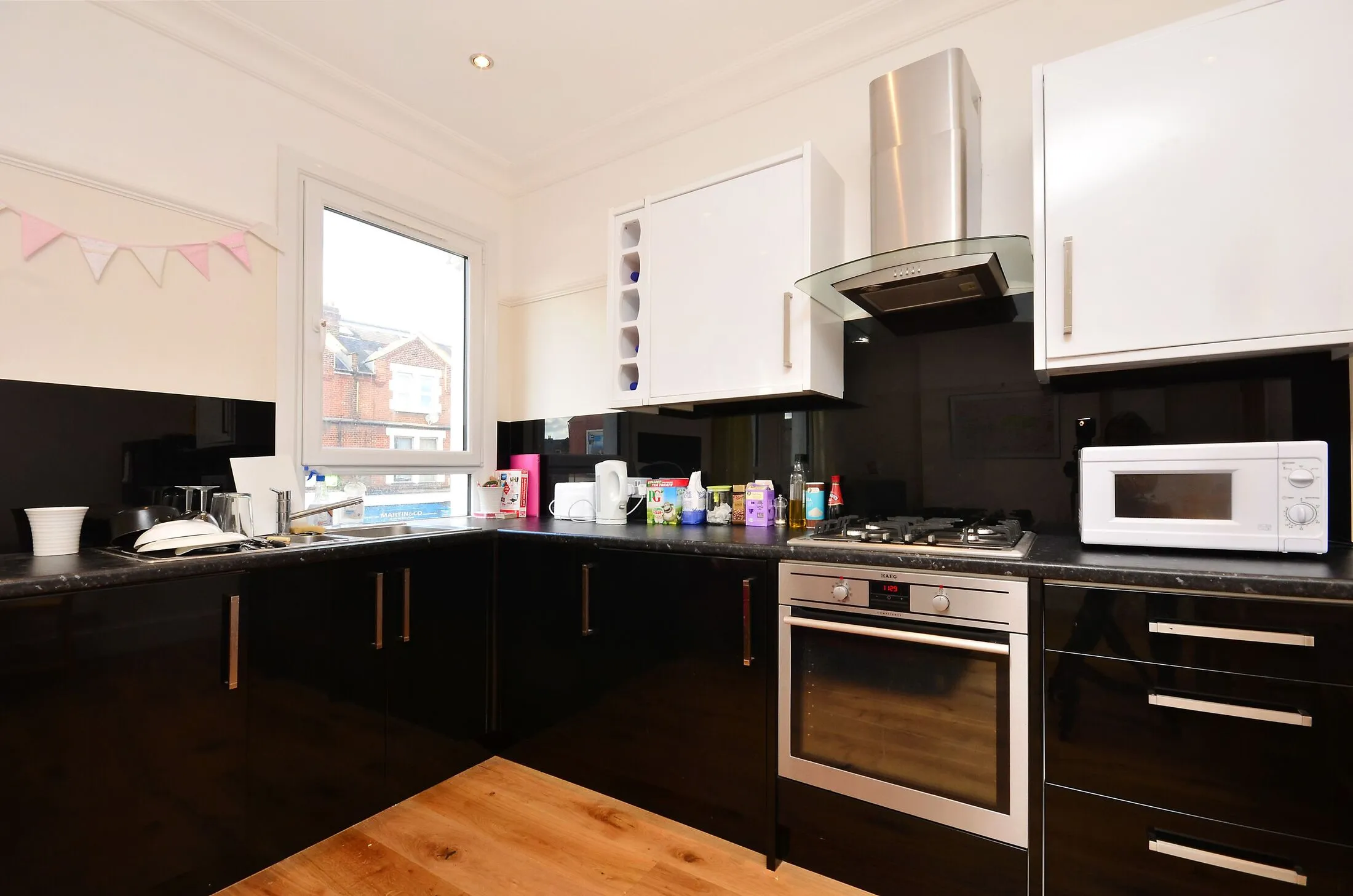 Flat Merton Road in Greater London