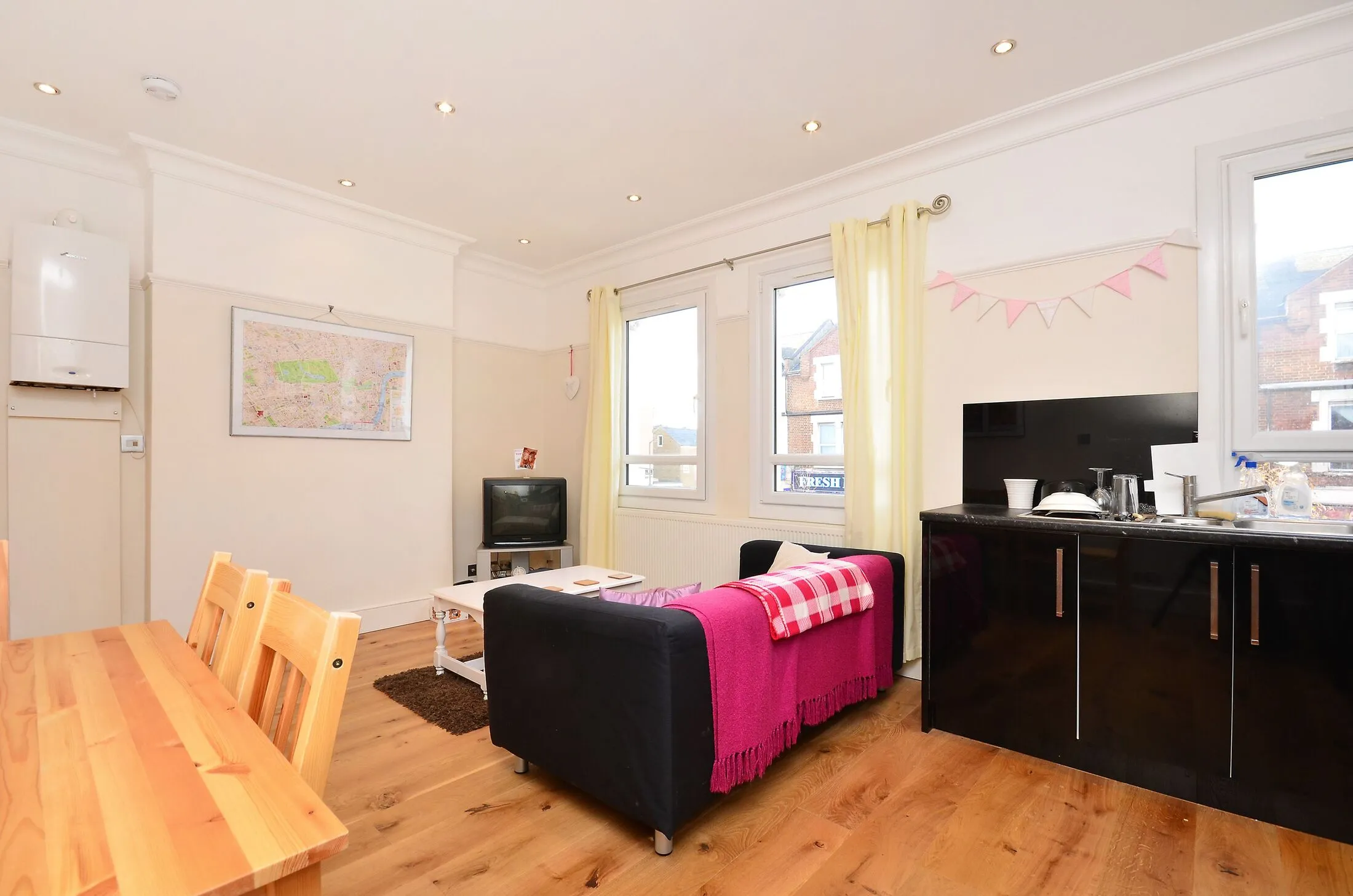 Flat Merton Road in Greater London