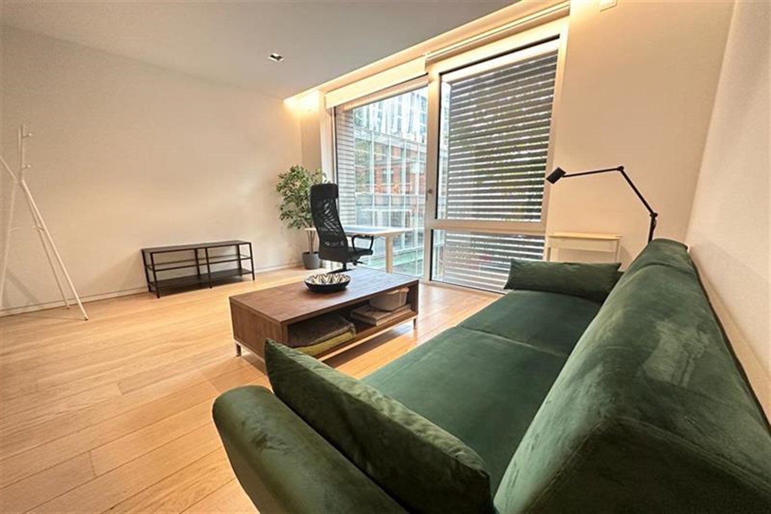 Flat Bartholomew Close in City of London