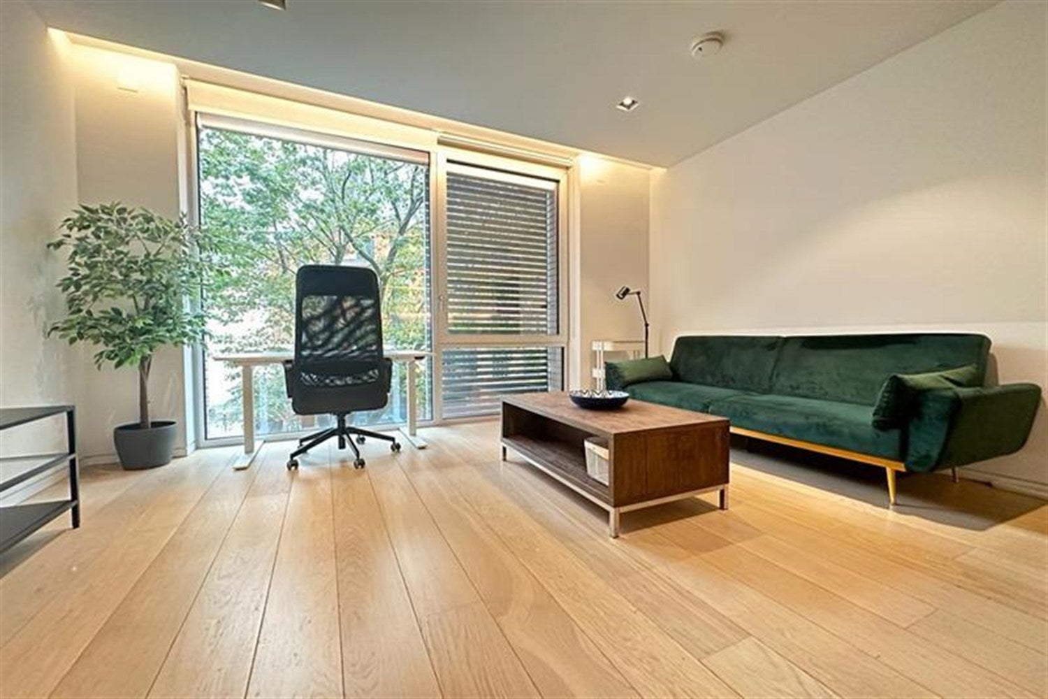 Flat Bartholomew Close in City of London