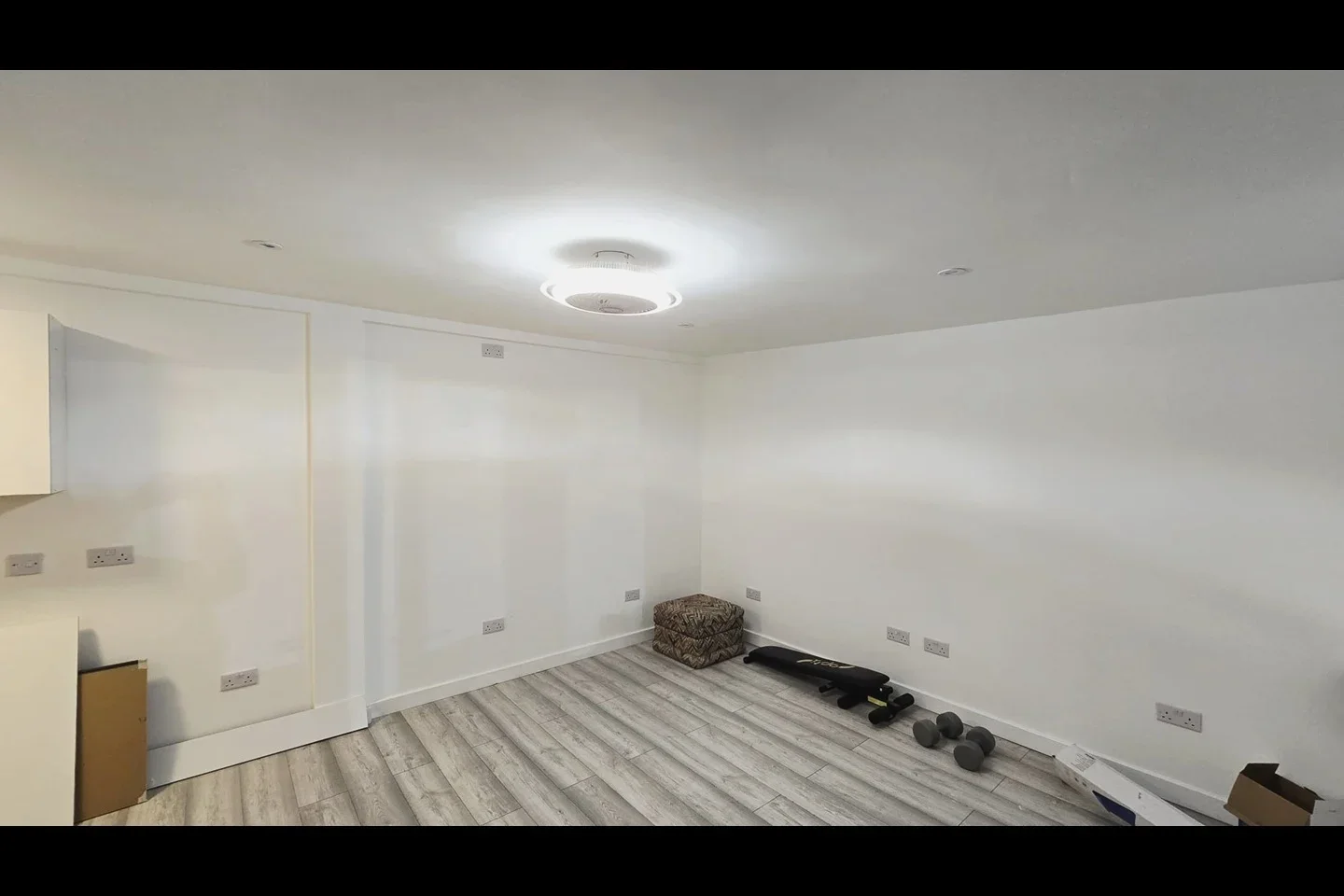 Flat Spencer Road in Slough