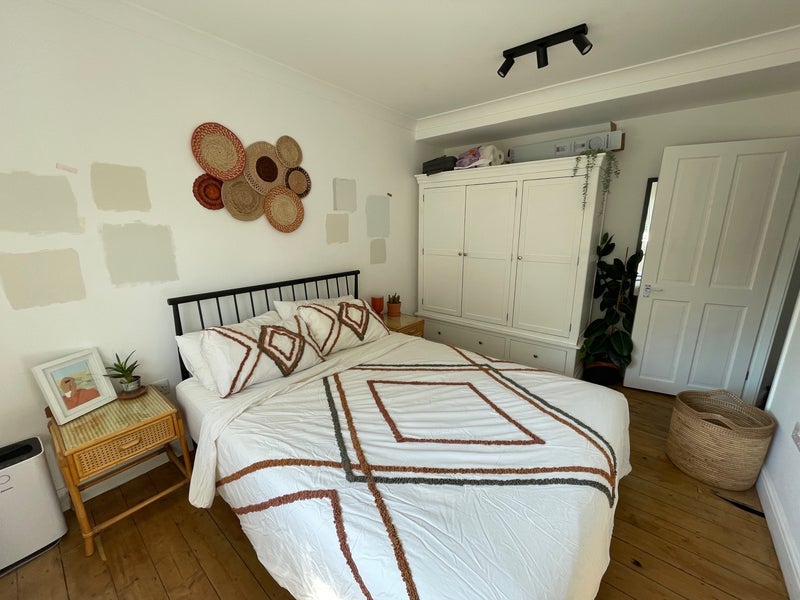 Room Warwick Gardens in Greater London