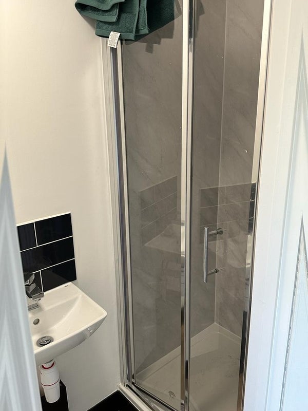 Room Delafield Road in Greater London