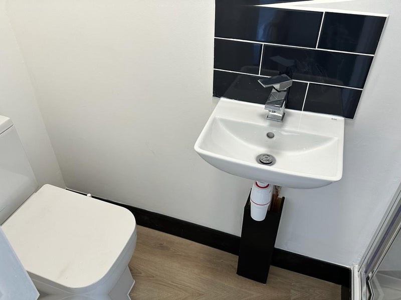Room Delafield Road in Greater London