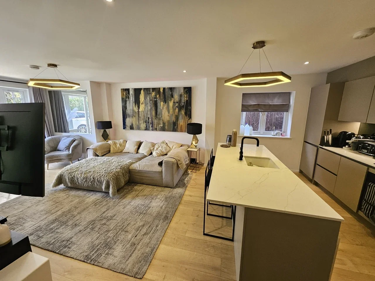 Flat Woodcote Valley Road in Greater London