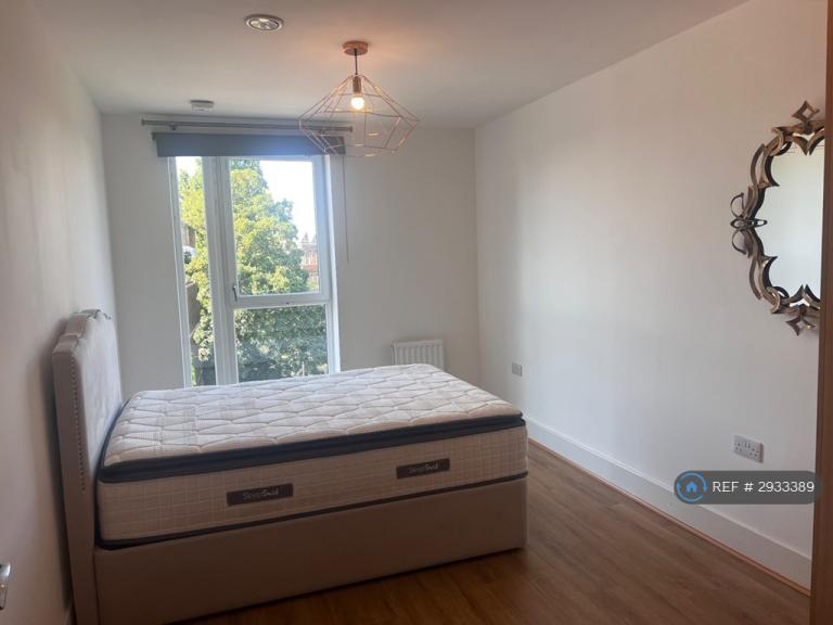 Flat Sidmouth Avenue in Greater London