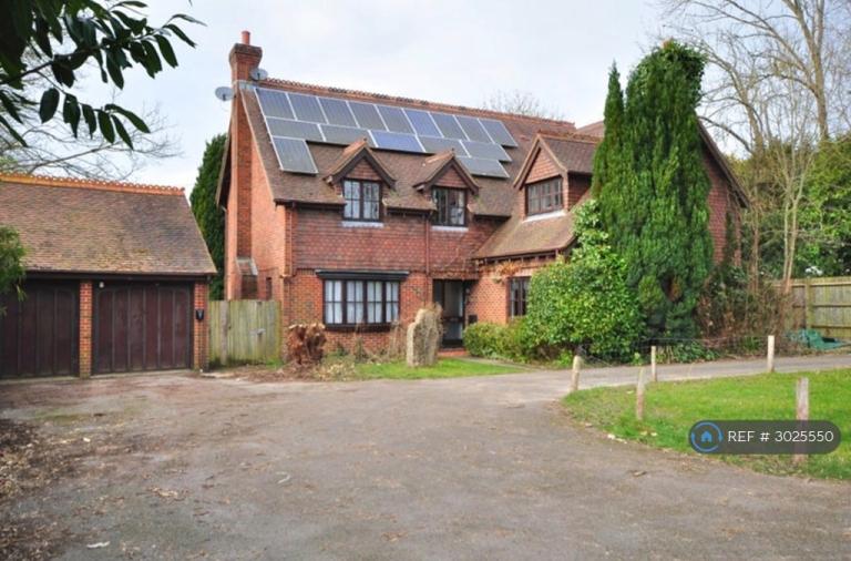 Room Mortimer Close in Winchester