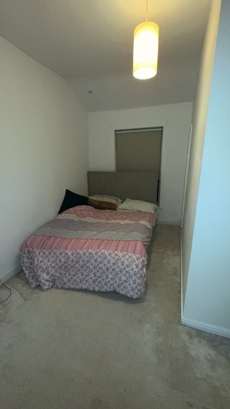Room Loring Street in Manchester