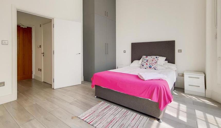Flat Sussex Gardens in City of Westminster
