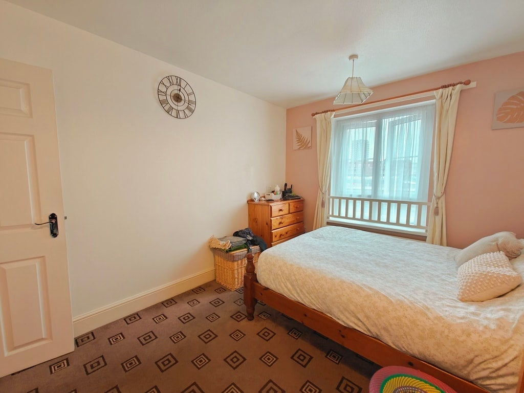 Room Fakruddin Street in Greater London