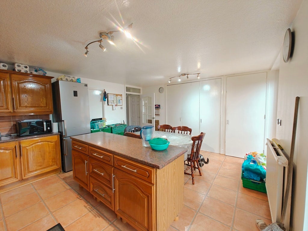 Room Fakruddin Street in Greater London