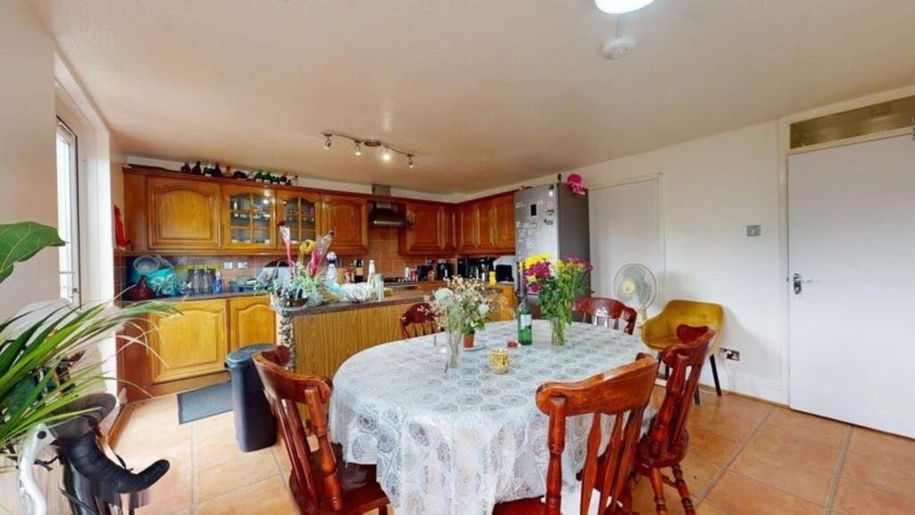 Room Fakruddin Street in Greater London