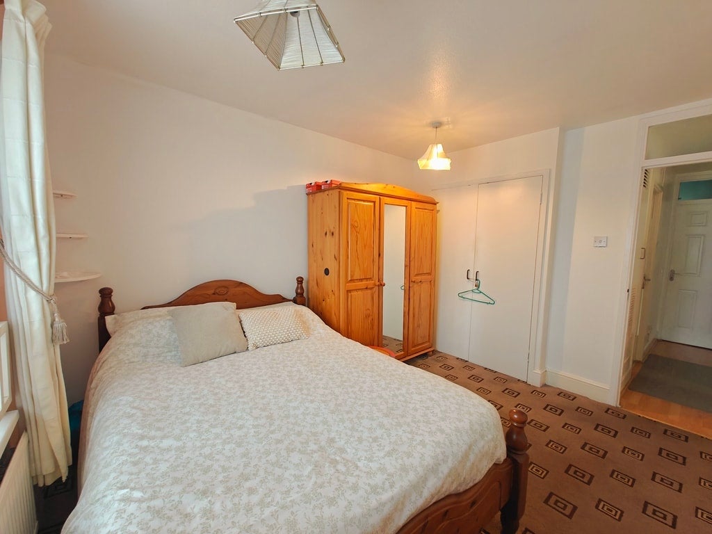 Room Fakruddin Street in Greater London