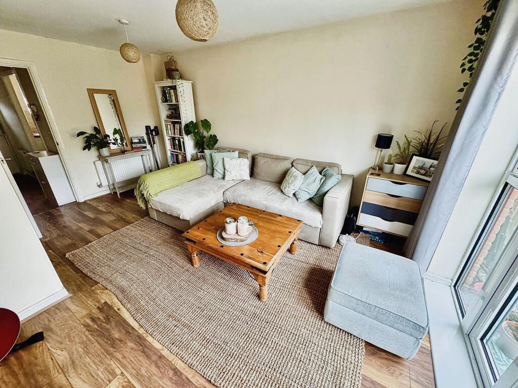 Flat Jamaica Circle in Coedkernew Community