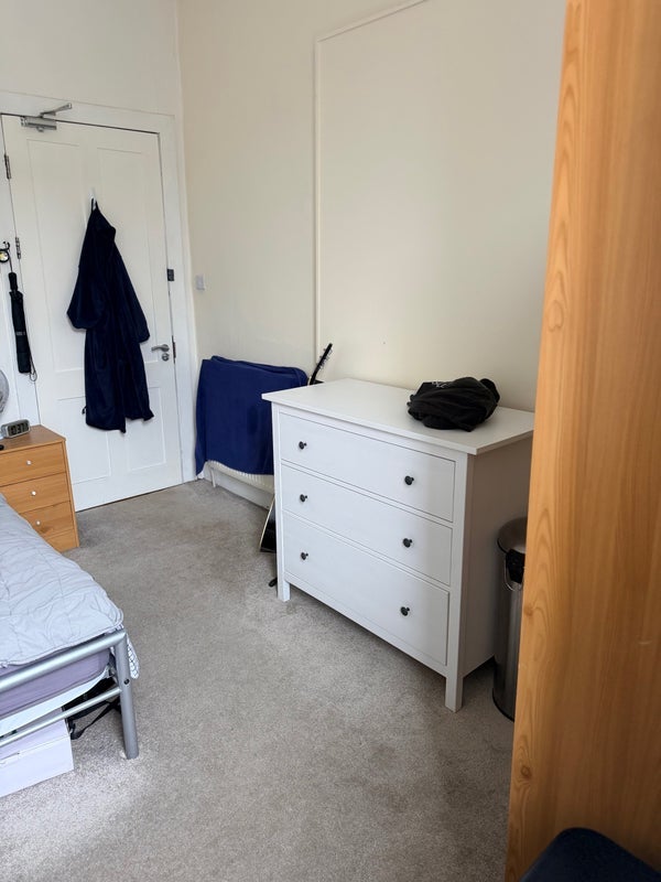 Room Roslea Drive in Glasgow