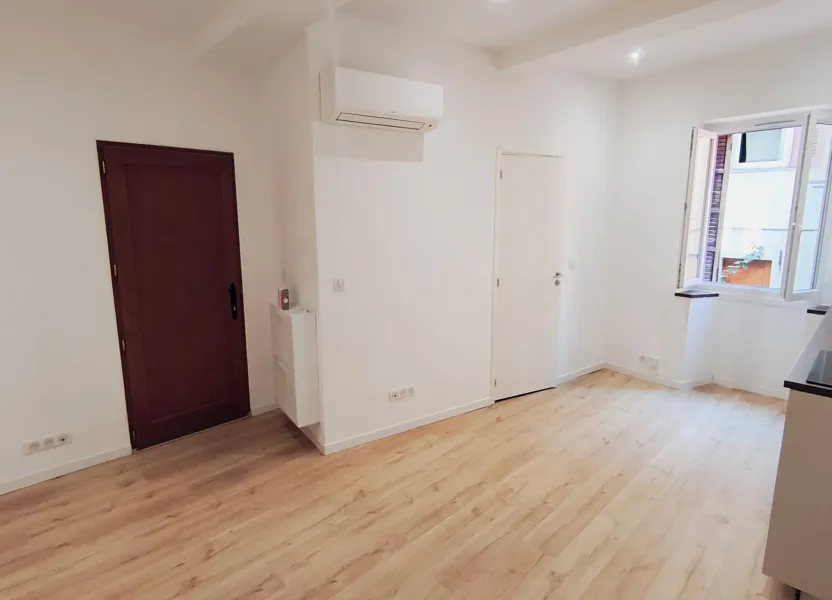 Chambre Rue François Cinti à Saint-Laurent-du-Var