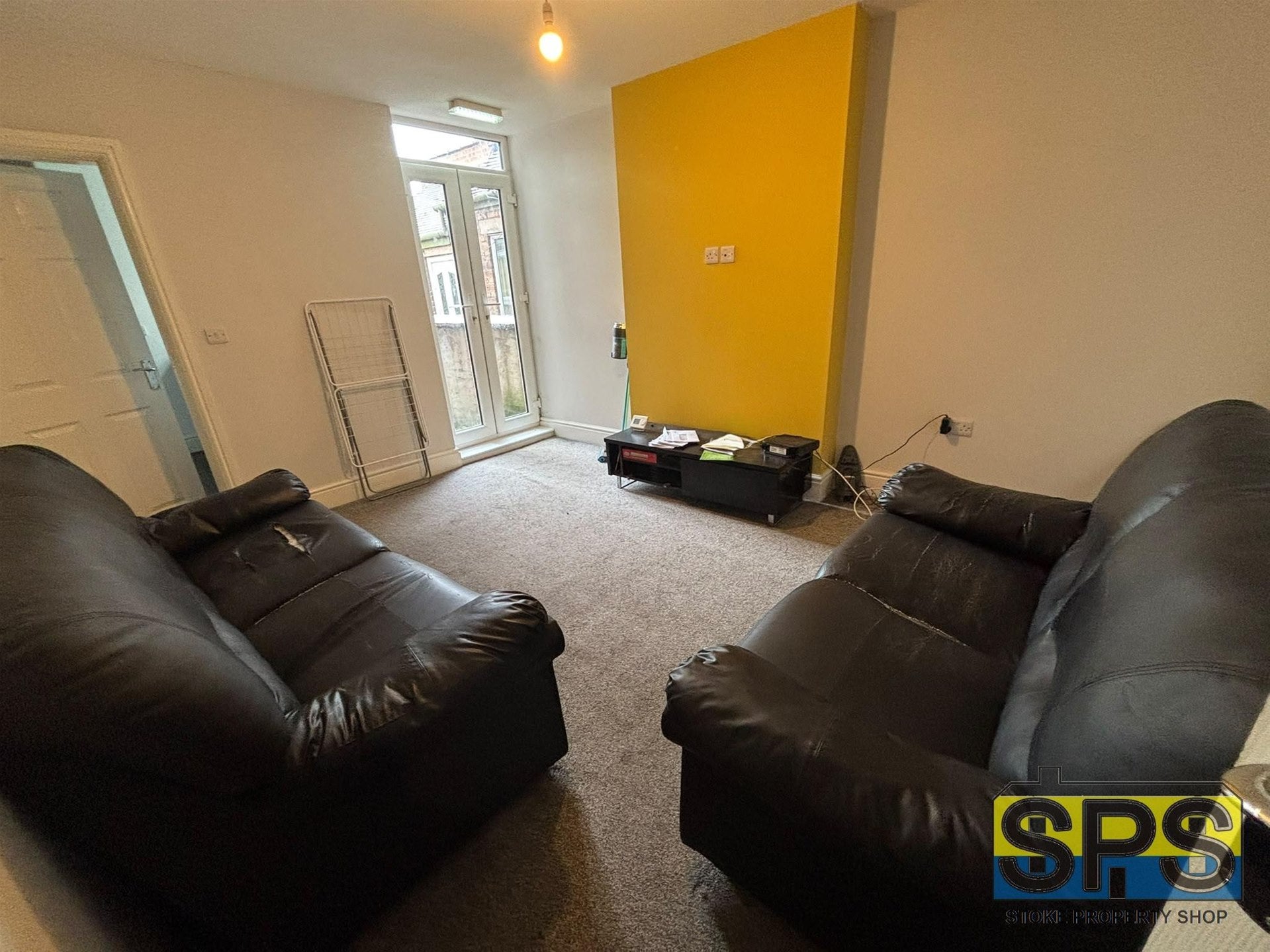 Room Egerton Street in Stoke-on-Trent