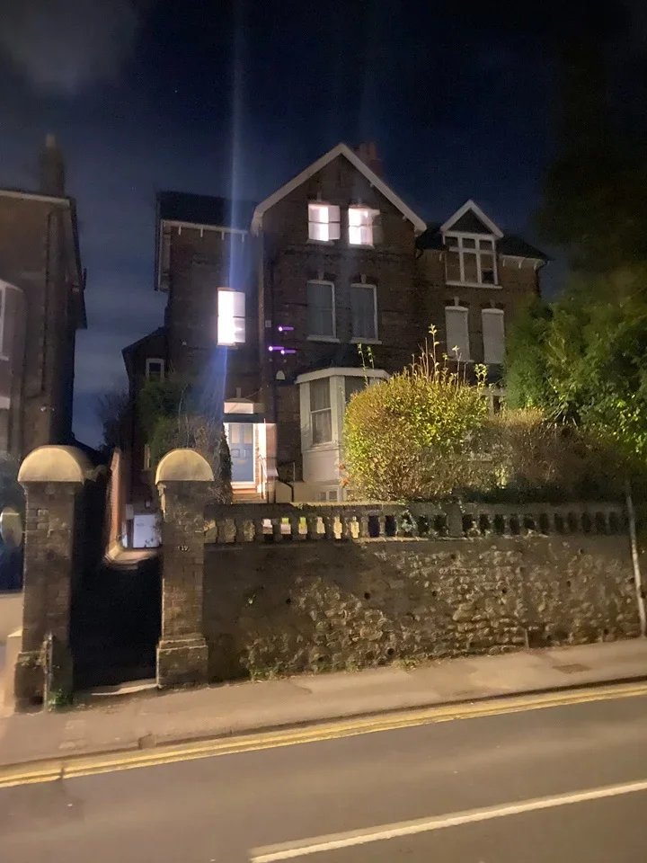 Flat Waterden Road in Guildford
