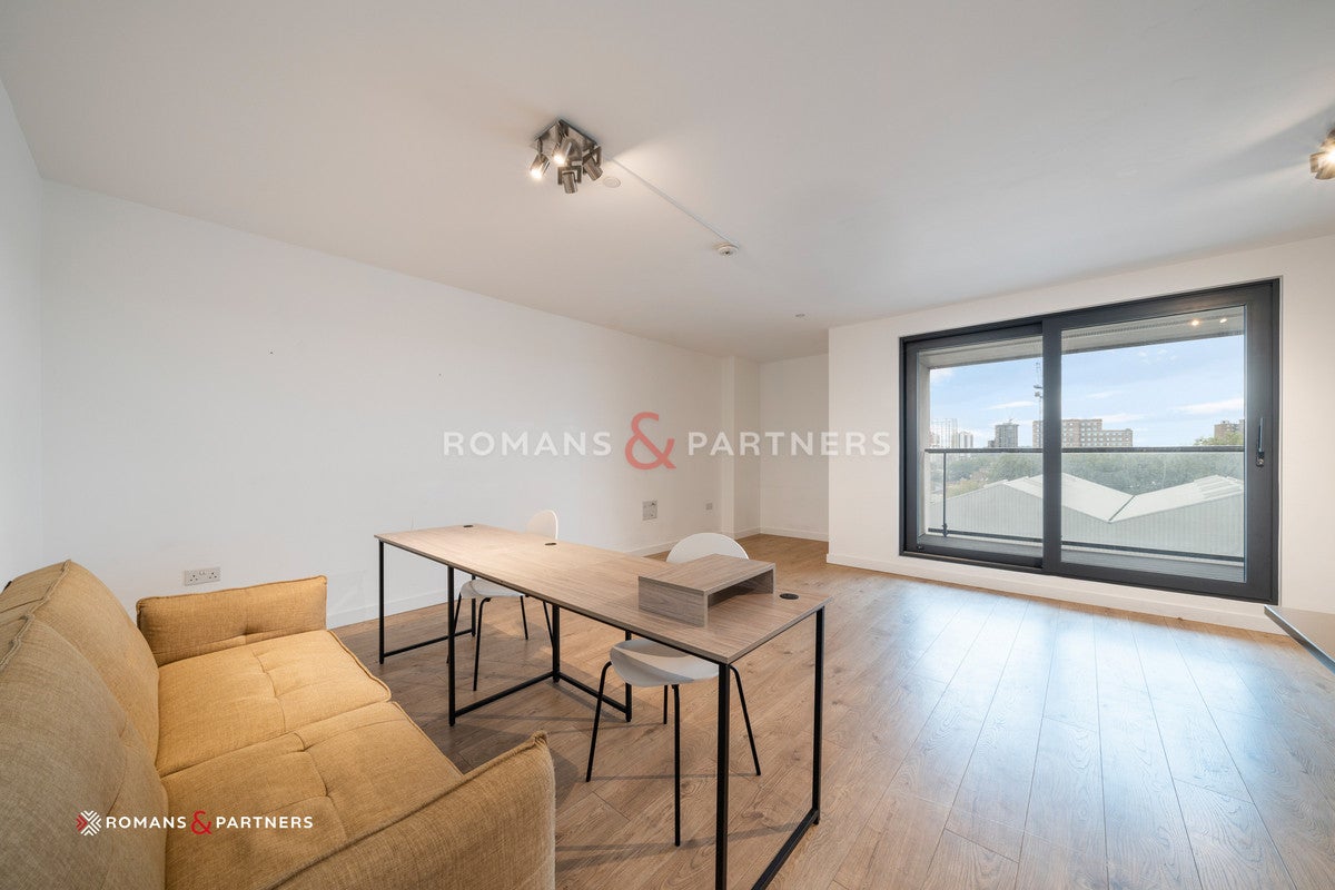 Flat Verney Road in Greater London