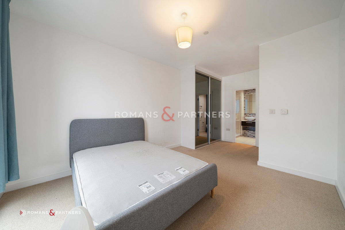 Flat Verney Road in Greater London
