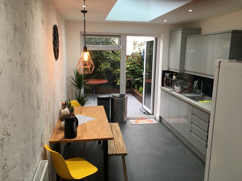 Room Stirling Road in Greater London