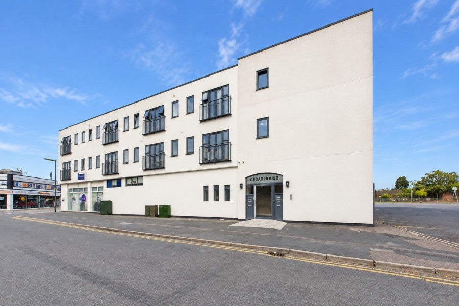 Flat The Parade in Surrey Heath