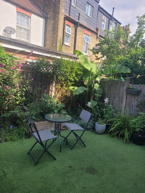 Room Ashvale Road in Greater London