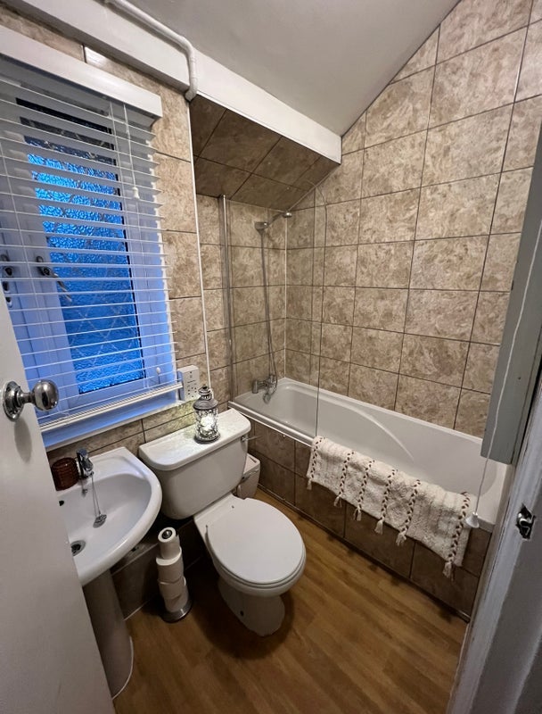 Flat Bath Road in Taplow