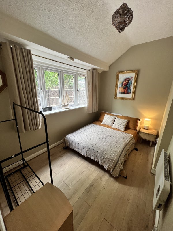 Flat Bath Road in Taplow