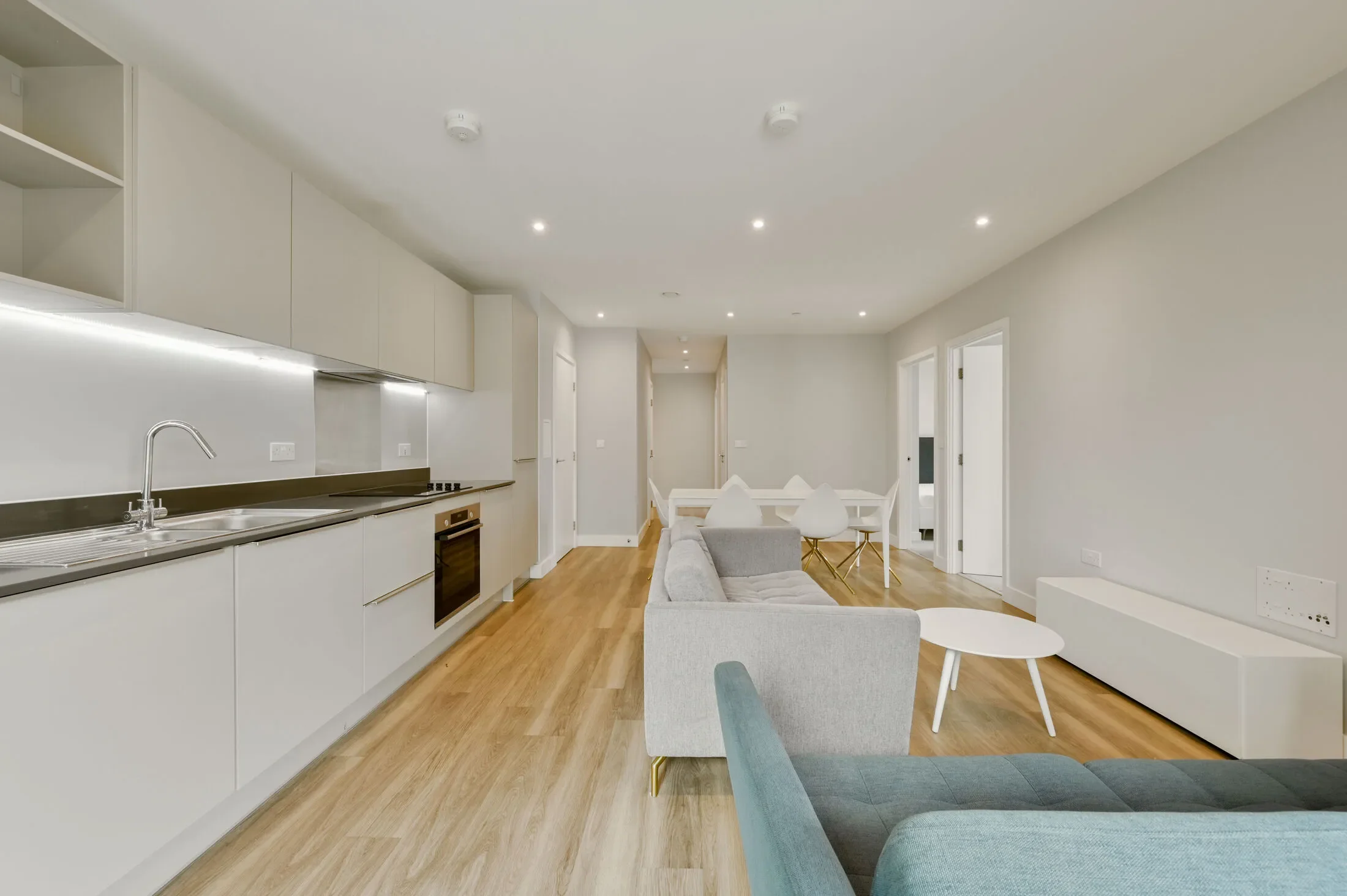Flat Kew Bridge Road in Greater London