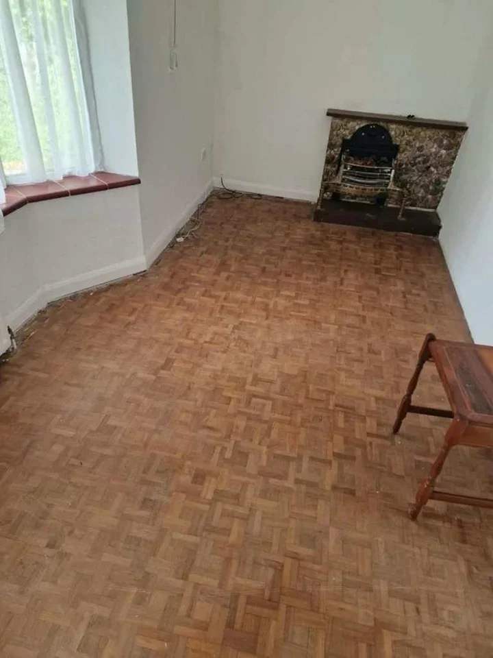 Room Woodcote Park Avenue in Greater London