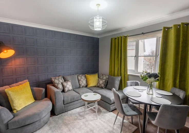 Flat Stirrat Crescent in Paisley