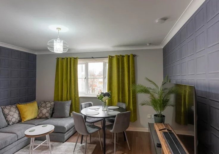 Flat Stirrat Crescent in Paisley