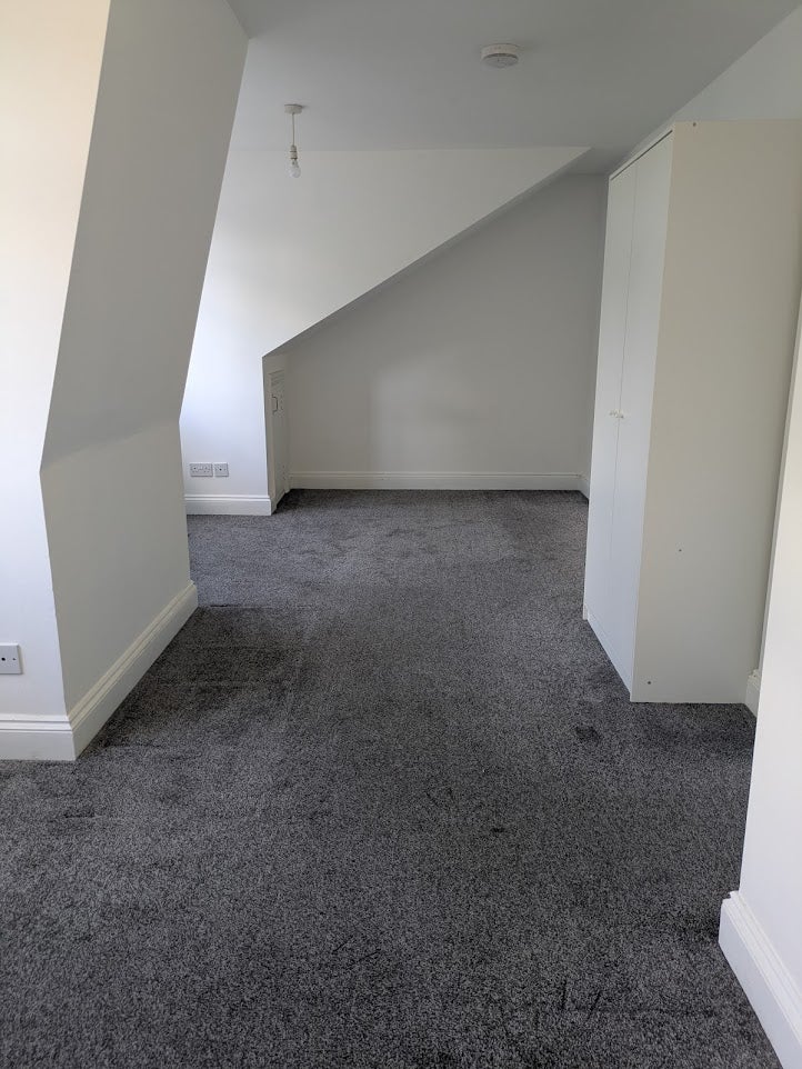 Flat Brondesbury Villas in Greater London