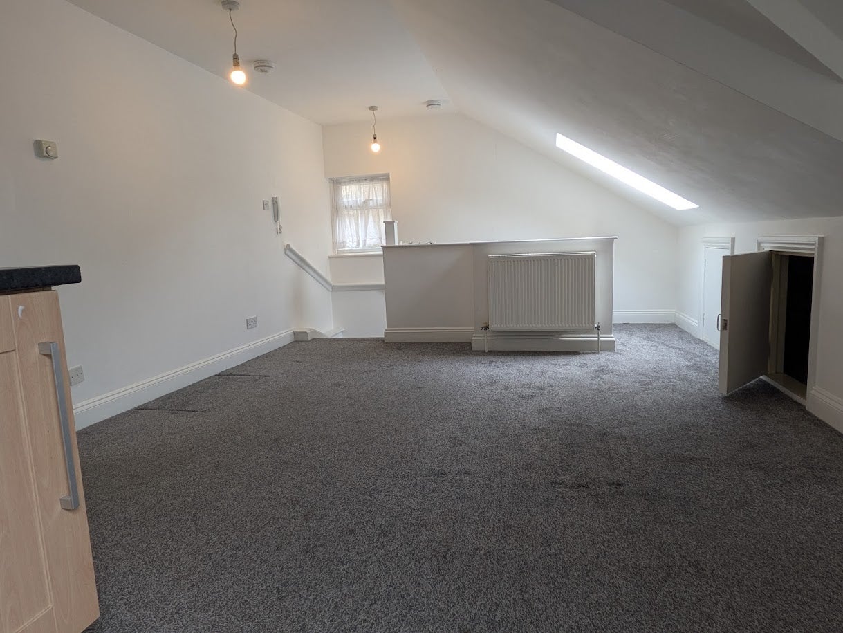 Flat Brondesbury Villas in Greater London