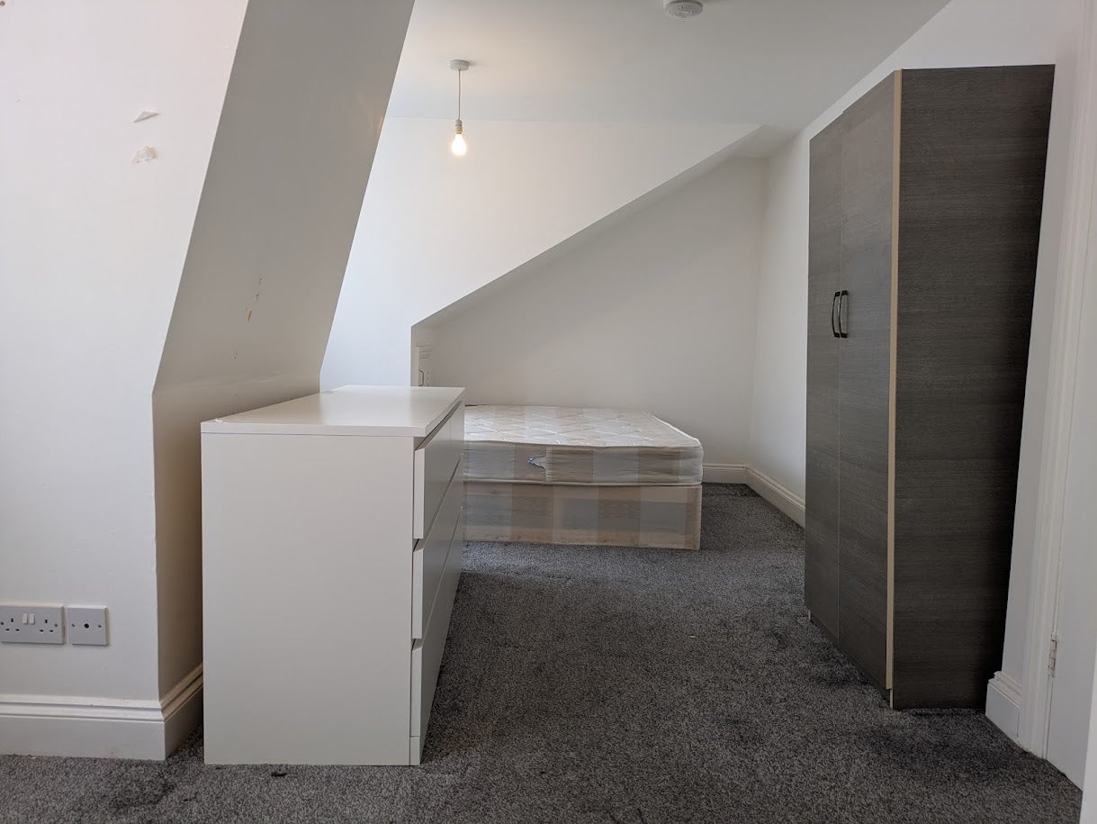 Flat Brondesbury Villas in Greater London