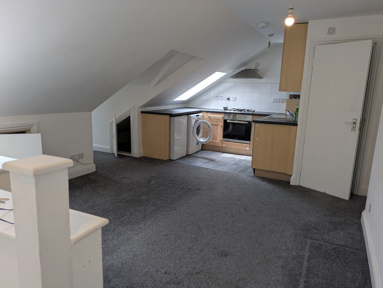 Flat Brondesbury Villas in Greater London