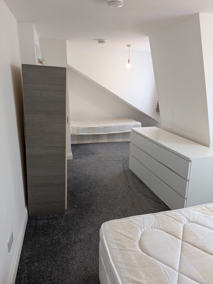 Flat Brondesbury Villas in Greater London