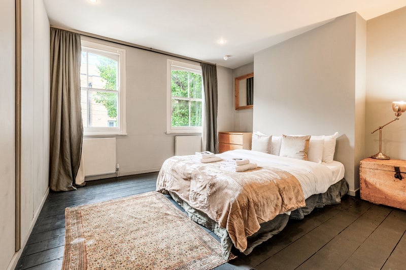 Room Gifford Street in Greater London