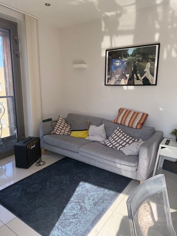 Flat Haven Way in Greater London